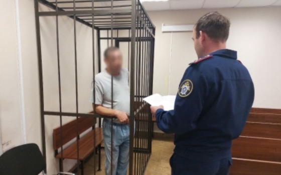 Суд Клинцов отправил иностранца в колонию за торговлю контрафактом и взятку