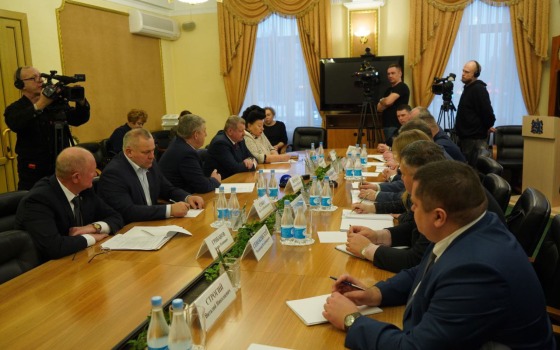 Брянский губернатор обсудил сотрудничество с белорусской делегацией