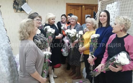 Женщины-волонтёры Брянска получили поздравления с Днём матери 