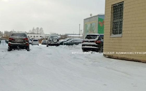 Пять УК Фокинского района Брянска не убрали снег во дворах 