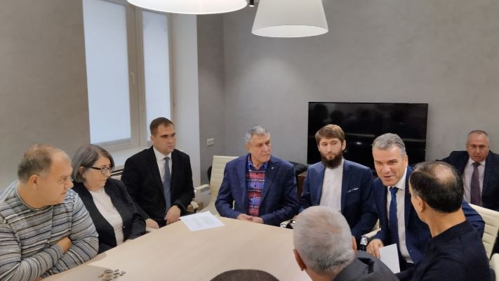 В правительстве Брянской области провели круглый стол с руководителями национальных объединений