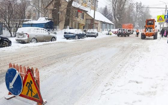 Более двух тонн снега вывезли брянские дорожники