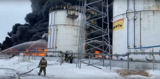 32 жителя частного сектора эвакуировали из-за пожара на нефтебазе в Клинцах