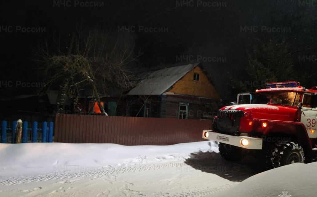 Три человека погибли на пожаре в Унече