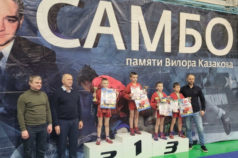 Четыре медали завоевали брянские самбисты в Людиново 