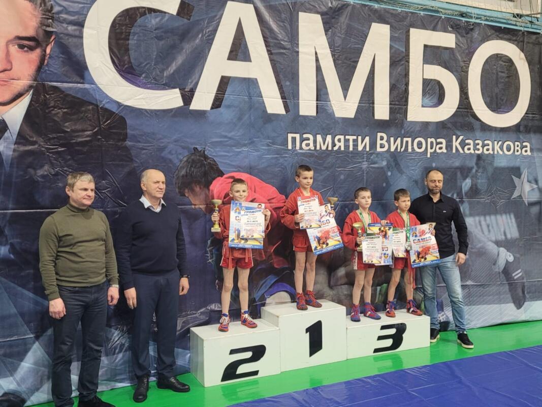 Четыре медали завоевали брянские самбисты в Людиново