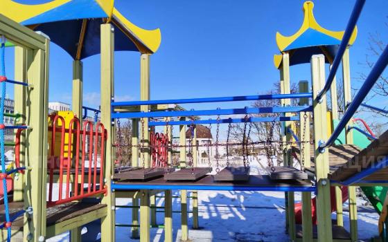 Детскую площадку отремонтировали в Брянске 