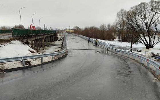 В Почепе почти готов временный мост через реку Судость