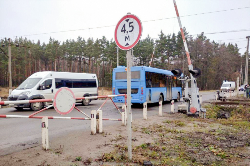 Движение автомобилей через железнодорожный переезд на станции Навля в Брянской области будет закрыто 7 марта на время ремонта 
