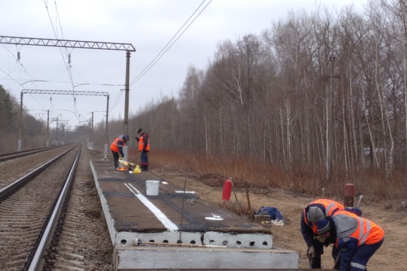Железнодорожники приступили к возведению временных платформ в поселке Радица-Крыловка Брянской области на время паводка 