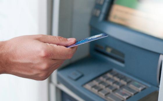 Брянский полицейские раскрыли кражу денег из банкомата