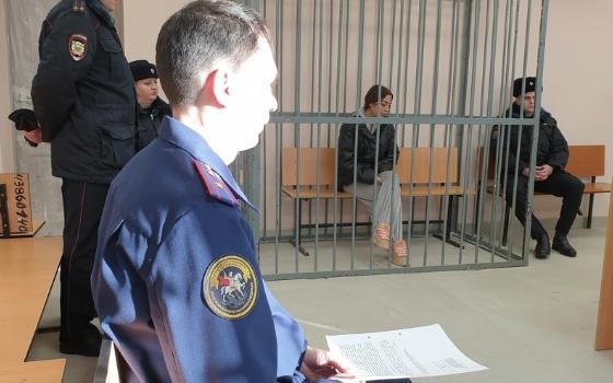 Перед брянским судом предстанет сжёгшая паспорт молодая москвичка