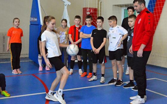 Мастер-класс для школьников провёли футболисты брянского клуба «Александр»