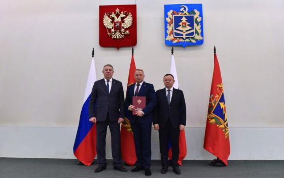Министр ЖКХ России наградил брянских строителей
