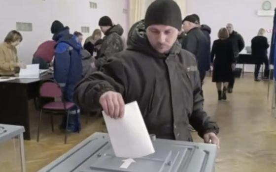 Брянские строители поучаствовали в выборах президента РФ в Брянке