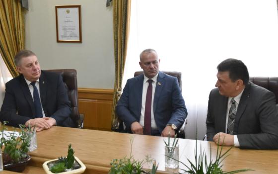 Брянский губернатор встретился с председателем Смоленской облдумы