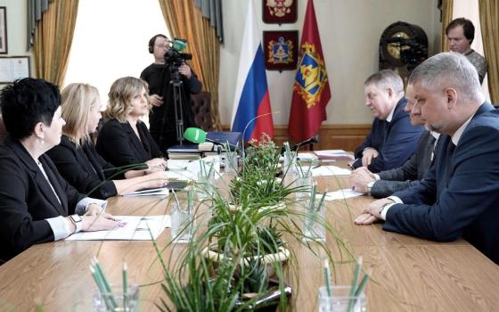 Брянский губернатор встретился с директором Макрорегиона Центр «Почта России»