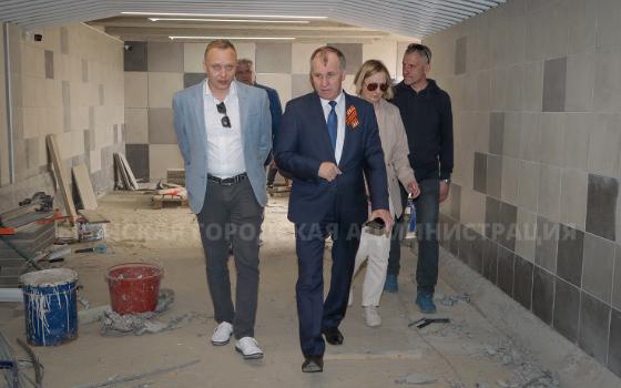 Мэр Александр Макаров проверил ход ремонта подземного перехода в Брянске