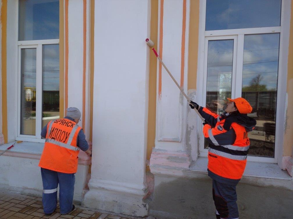 Железнодорожники приступили к ремонту вокзала на станции Жуковка  в Брянской области