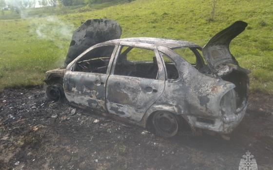 Машина сгорела в брянском посёлке Красная Слобода