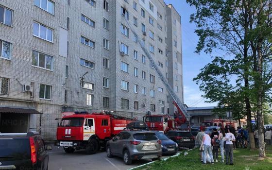 Два человека пострадали на пожаре в многоэтажке Брянска