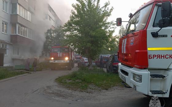60 человек эвакуировали спасатели из многоэтажки в Сельцо
