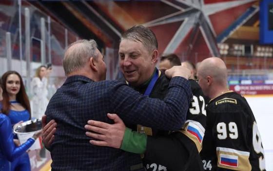 Брянский губернатор выиграл хоккейный матч в составе команды «Политика»
