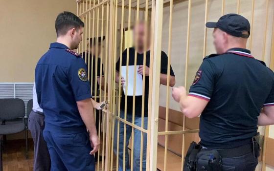 Бывшего брянского полицейского обвиняют в получении взятки