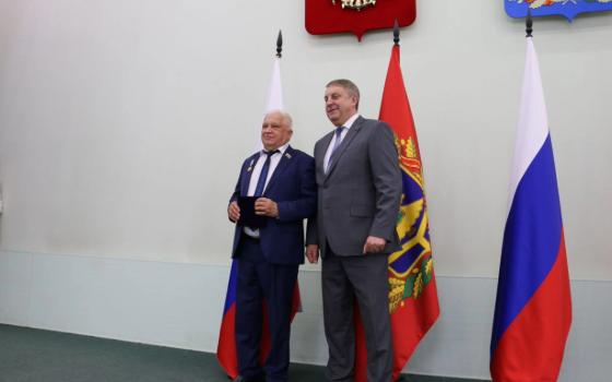 Губернатор вручил медаль председателю брянской Общественной палаты