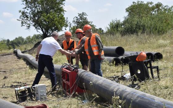 Три водовода восстанавливают брянские строители в Брянке