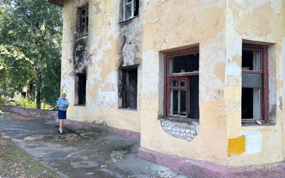 Прокуратура требует огородить заброшенные дома в Брянске