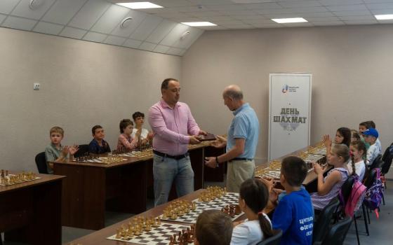 Сеансы одновременной игры в шахматы с мастерами прошли в Брянске