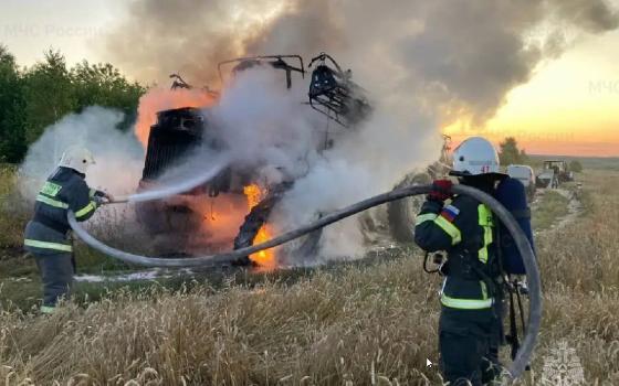 Трактор сгорел в Брасовском районе