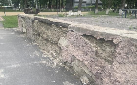Прокуратура требует починить летнюю эстраду в парке Брянска