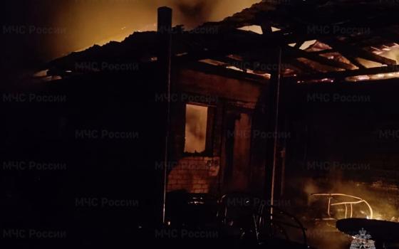 Жилой дом сгорел в Почепе
