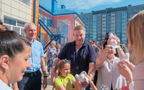 Зампредседателя Правительства РФ посетил День открытых дверей в новом детсаду Брянска