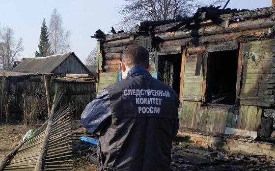 Суд ждёт обвиняемого в смерти матери на пожаре брянца