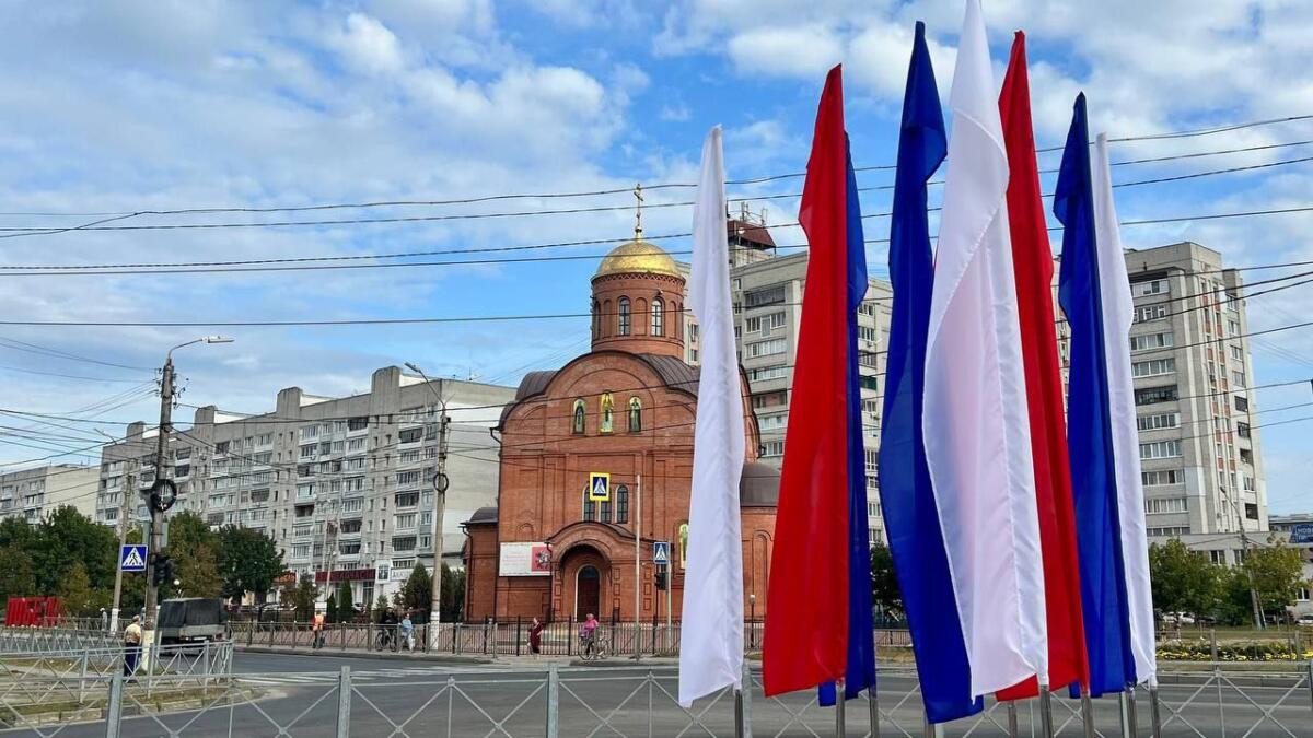 Более трёх тысяч флагов украсят Брянск ко Дню города