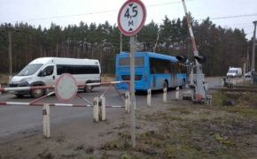 Движение автомобилей через два железнодорожных переезда на перегоне Сельцо – Ржаница в Брянской области будет ограничено 23-24 октября на время ремонта 