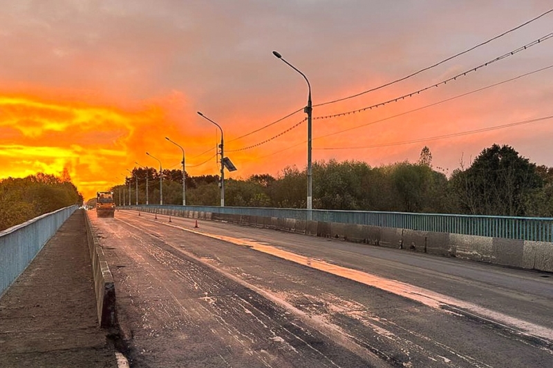 Брянские дорожники за два дня отремонтировали мост 