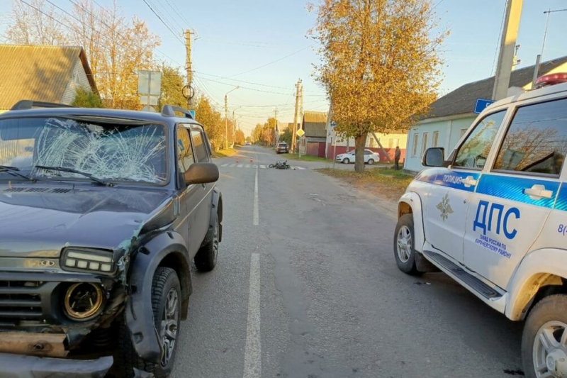 Подросток на питбайке врезался в машину в Карачеве 