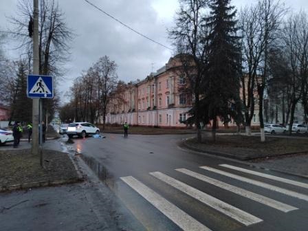 Пенсионер погиб под колёсами иномарки в Брянске 