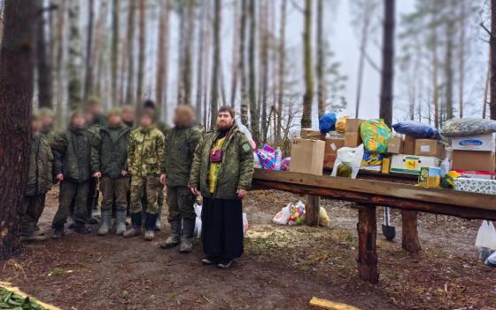 Настоятель брянского храма привез посылки подразделениям «Север»