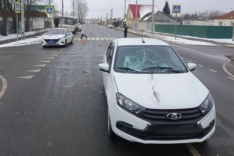 Женщину сбила легковушка на переходе в Карачеве 