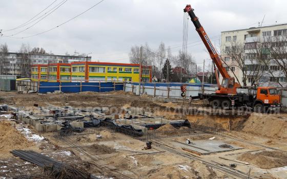 Фундамент новой многоэтажки делают белорусы в Брянске