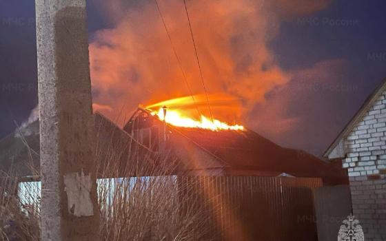 Четыре автоцистерны потушили пожар в Дятьково