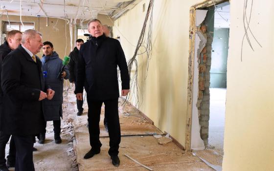 Брянский губернатор проверил ход реконструкции бывшего здания УМВД