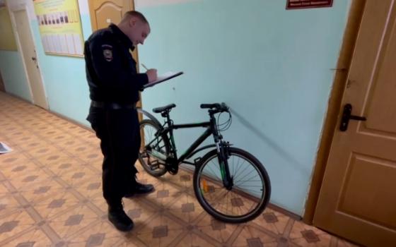 Подозреваемых в краже велосипедов подростков задержали полицейские в Брянске