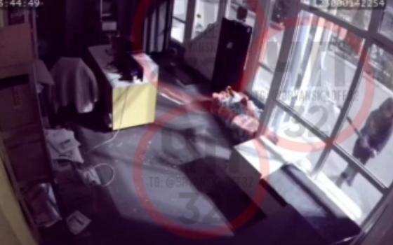 Нетрезвый брянец разбил 23 окна в здании автовокзала