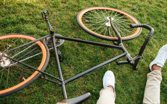 Микроавтобус сбил велосипедистку в брянском посёлке